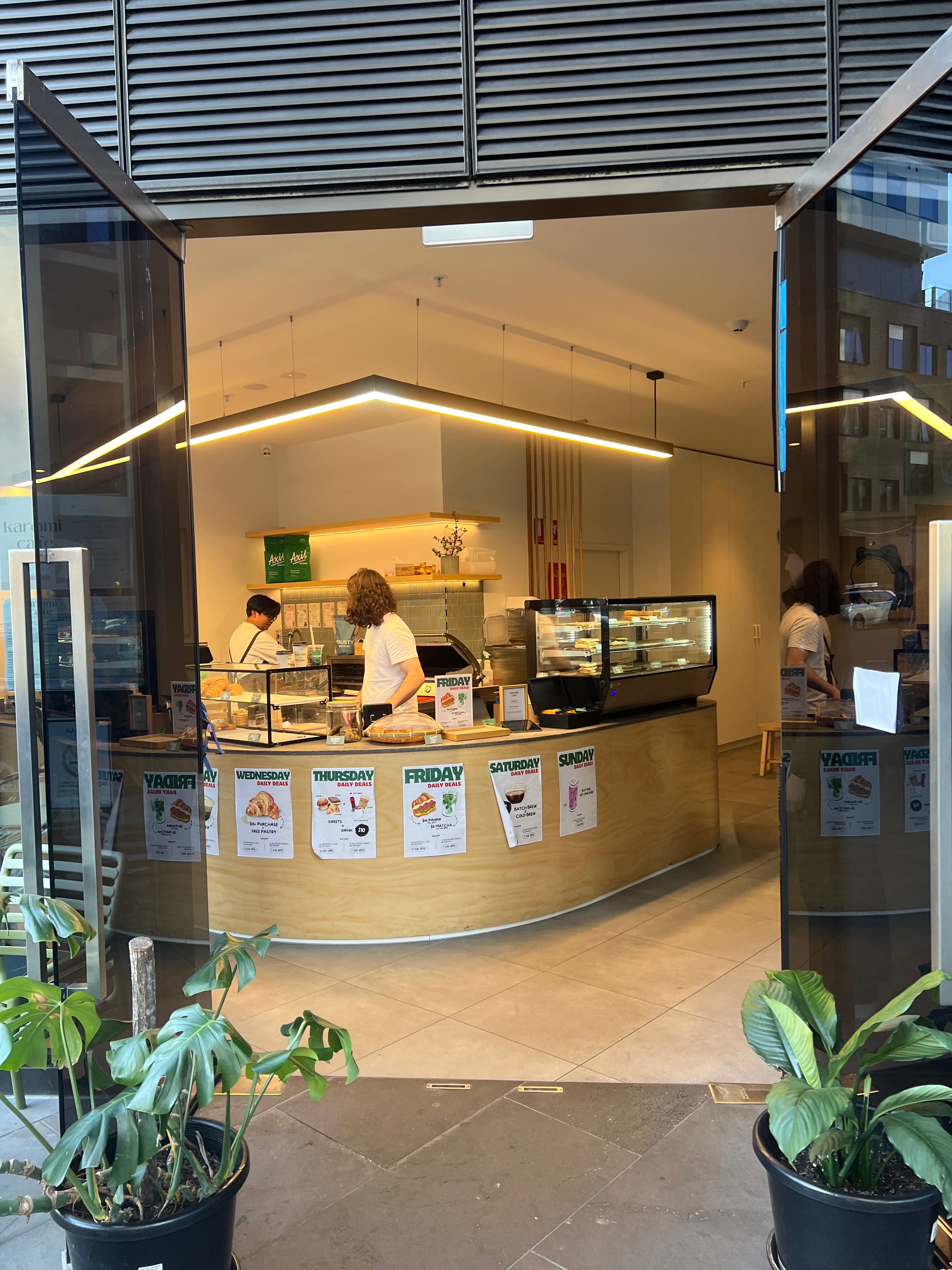 Karomi Cafe - Mackenzie Street